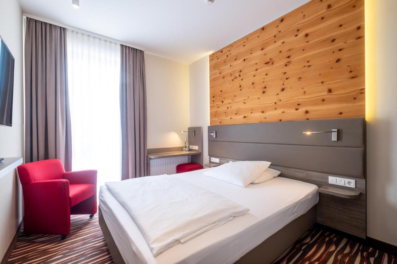 Amaro Hotel Bergkirchen  Exterior photo